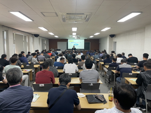 안전운전 및 도로교통관련법규 이성재 강사 사진
