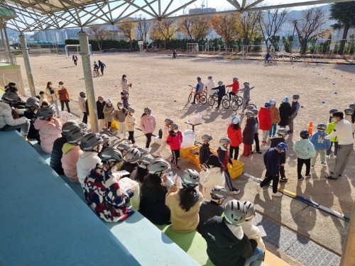 자전거 안전교육 진행 사진
