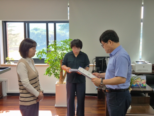 전북특별자치도교통문화연수원 35주년 개원기념 우수 직원 표창장 수여식 현장 사진