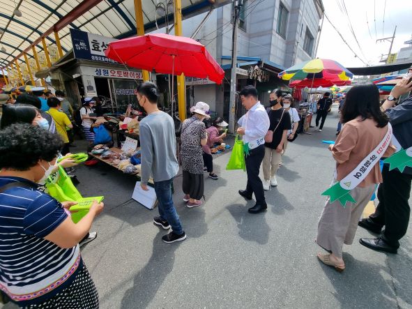 교통안전 합동캠페인 진행 사진