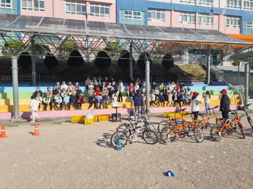 자전거안전교육 시작전 주의 사항 안내 사진